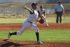 Chris Wright pitching