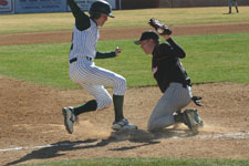 Drew Hortman safe at third base