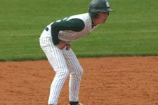 Drew Hortman leading off second base