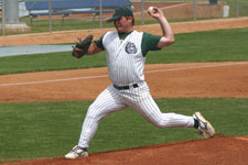 Curtis Porter pitching