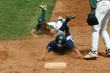 Tyler Cardon makes a diving tag